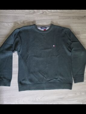 Tommy Hilfiger Men's Forest Green Crewneck Sweater with Flag Logo